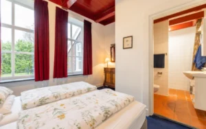Slaapkamer met eigen badkamer