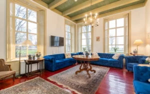 Woonkamer met uitzicht over het landschap